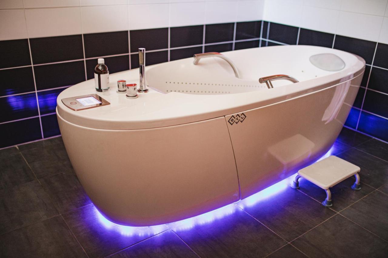 Mestsky Hotel Bobik Volary Zewnętrze zdjęcie